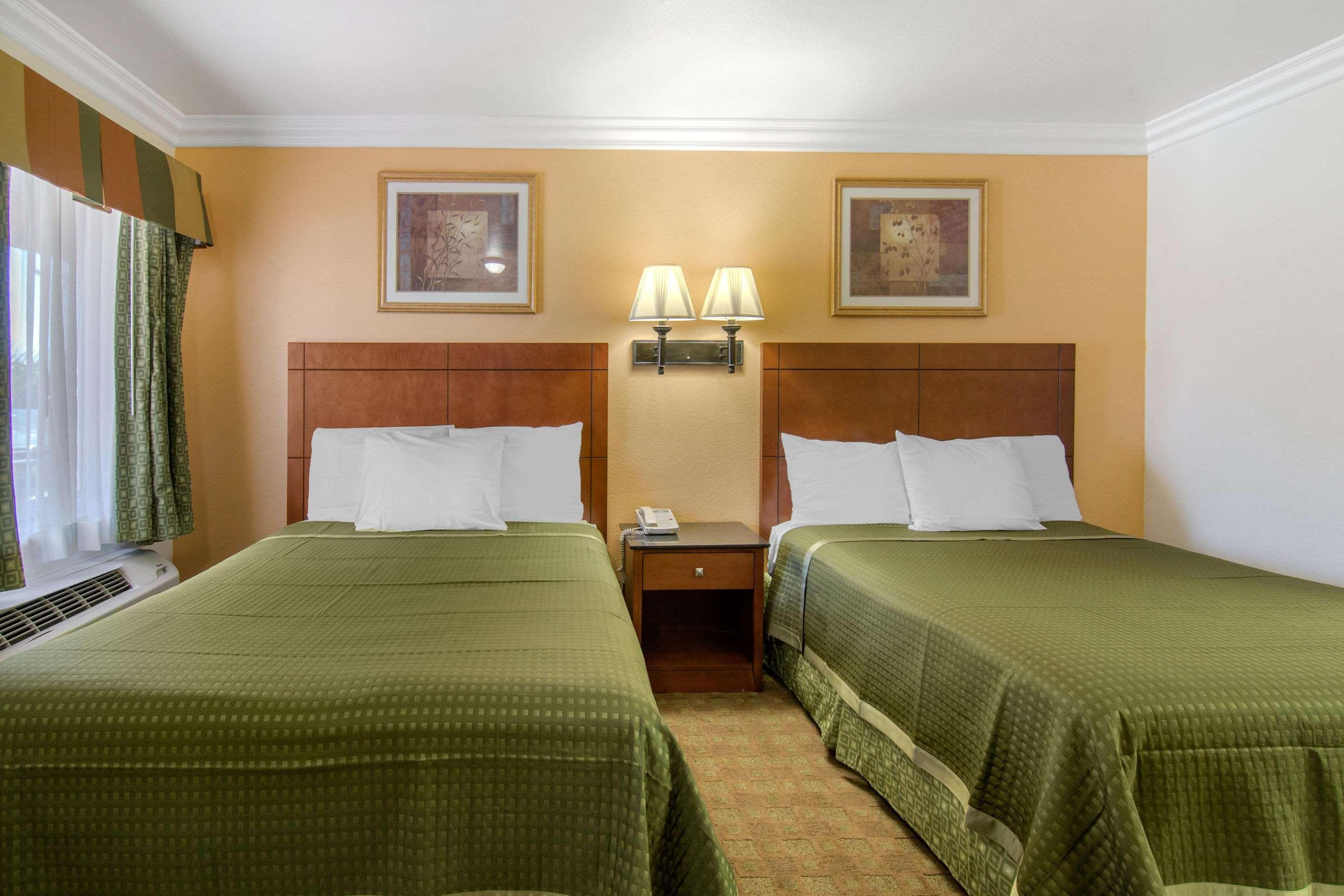Rodeway Inn Adelanto Us 395 Exteriér fotografie